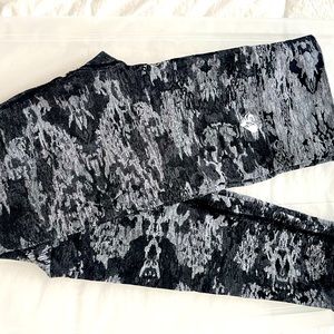 Women’s best leggings/ camo/ size M
